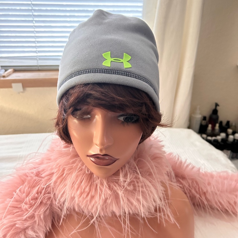 Under Armour Light Gray fleece Beanie with Neon Green Logo Storm 1
